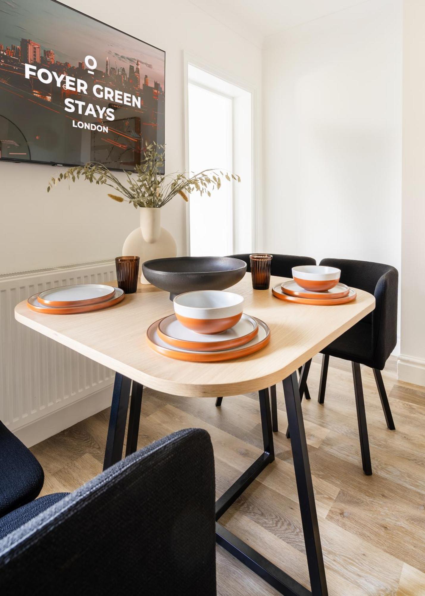 Newly Designed, 2Br Apt, 5Min From Northwood London Tube Station, Nato Hq, Ideal For Wembley, Warner Studio, Contractors Northwood (Greater London) Exterior foto