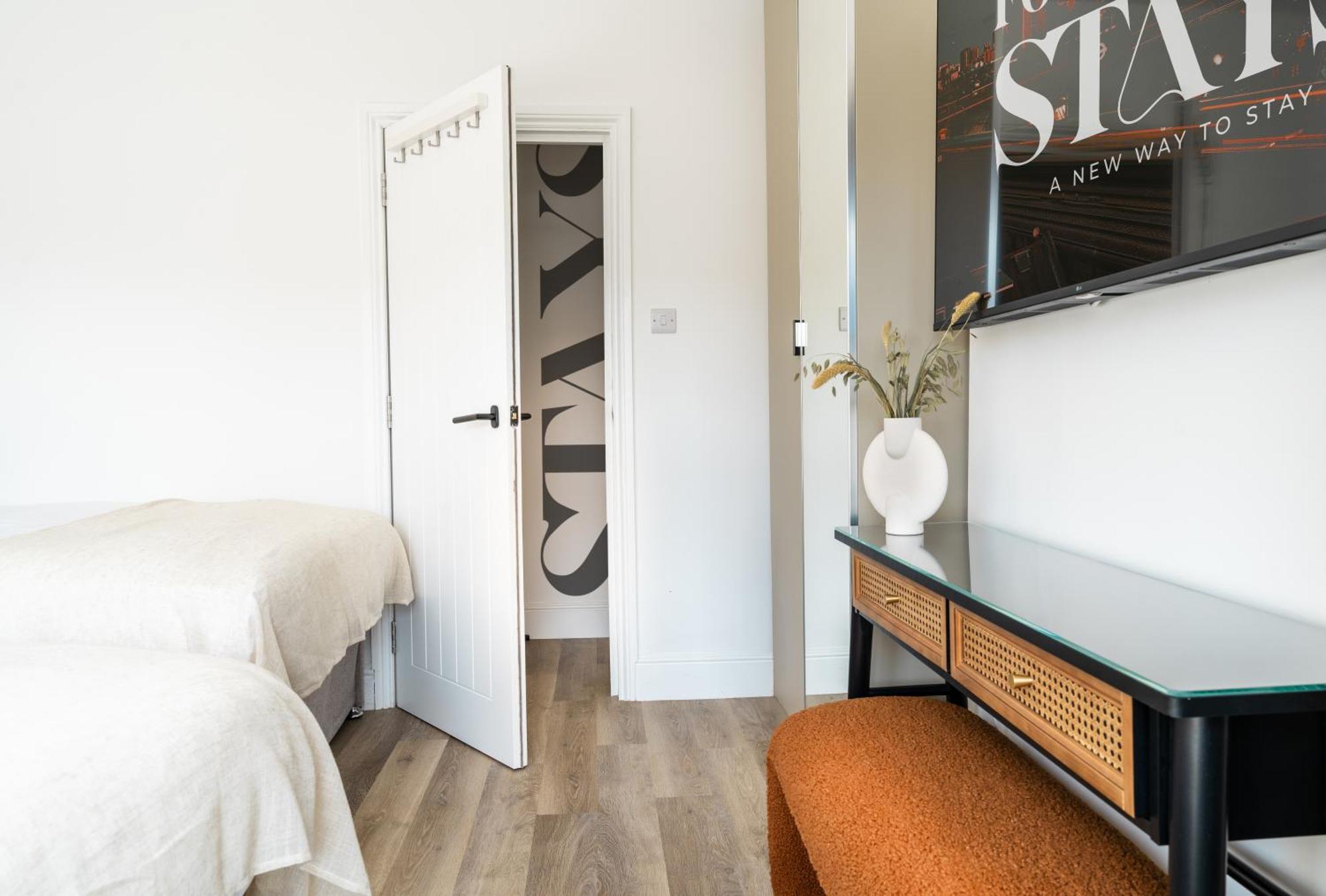Newly Designed, 2Br Apt, 5Min From Northwood London Tube Station, Nato Hq, Ideal For Wembley, Warner Studio, Contractors Northwood (Greater London) Exterior foto